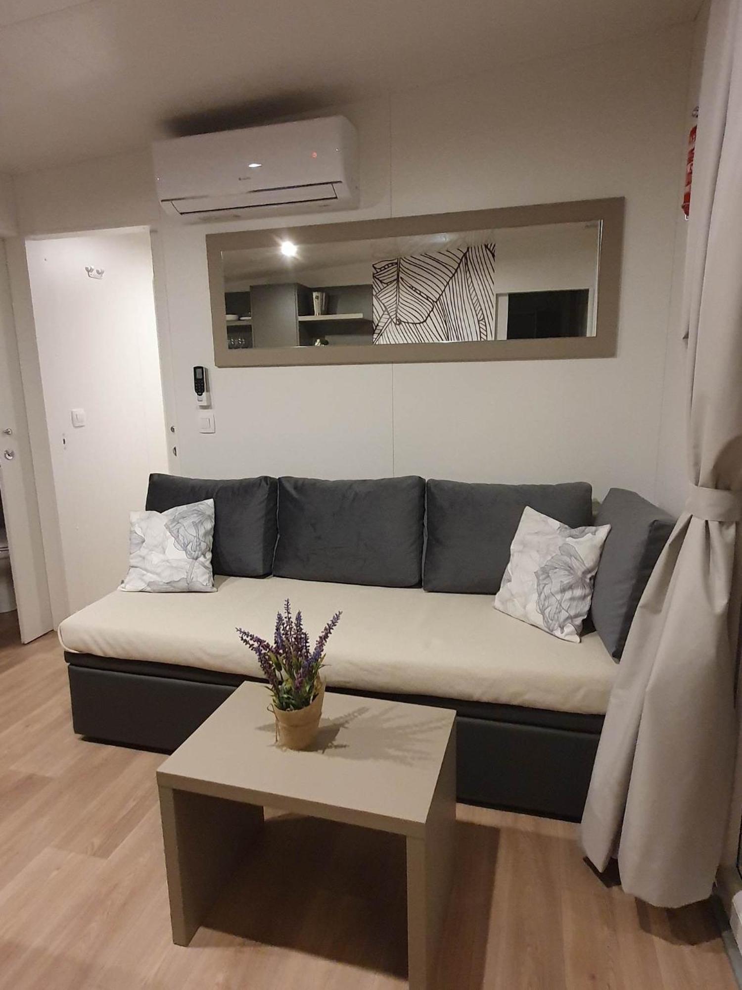 Mobile Homes Karlo & Dino Pula Bilik gambar