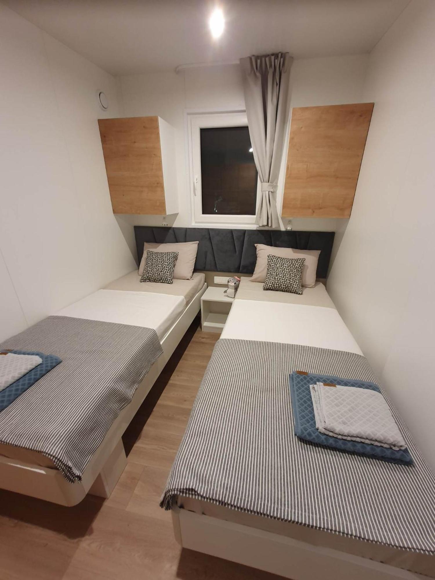 Mobile Homes Karlo & Dino Pula Bilik gambar